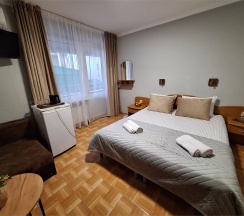 "НЕБО 7" Трехместный Комфортный номер с кроватями TWIN/DBL и одноместным диваном на 2 этаже в Цитрус