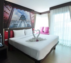 Двухместный номер Superior двуспальная кровать в The AIM Patong Hotel