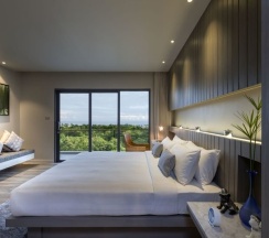 Одноместный номер Standard с видом на океан двуспальная кровать в Hotel Ikon Phuket
