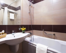 Двухместный с двуспальной кроватью - смежный в Bishotel