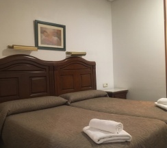 Двухместный номер Standard 2 отдельные кровати в Hostal Conchita Legazpi
