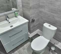 Номер с двумя двуспальными кроватями (4) в July hotel