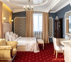 Luxe ESTET в Hotel Villa MARALIS