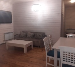 Дом ИЗБА в Охотничий клуб