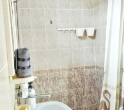 Двух-местный номер с балконом в Благодать