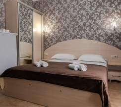 Трехместный номер Комфорт с балконом в Сюзэн