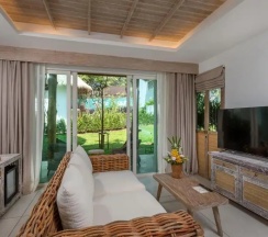 Двухместный люкс с видом на сад двуспальная кровать в Eden Beach Khaolak Resort and Spa A Lopesan Collection Hotel