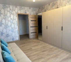 Апартаменты с балконом в Апартаменты Трехкомнатные VIP в Центре Пензы