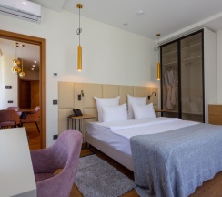 Апартаменты с 2 комнатами с балконом и с красивым видом из окна в Premium Village Arkhyz
