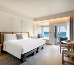 Двухместный номер с балконом и oceanfront двуспальная кровать в Отель SAii Laguna Phuket