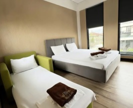 Трёхместный номер Комфорт с балконом в Hotel&Suite AinLan