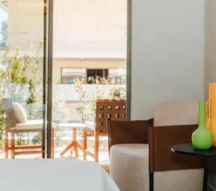 Двухместный номер Magnolia Superior с балконом (двуспальная кровать) в M Boutique Hotel - Designed for Adults
