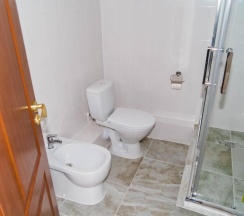 Отдельный номер с двуспальной кроватью в Maziiz hotel на Советском