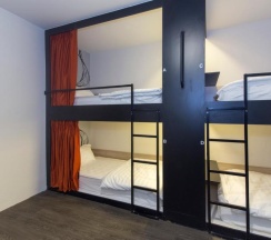 Кровать в общем номере (женский номер) в Kitez Hotel & Bunkz - Hostel