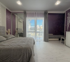 Комфорт №10 с балконом в Анита