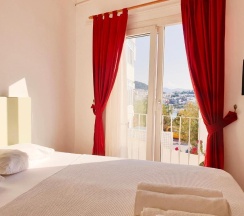 Двухместный номер Standard с видом на море двуспальная кровать в Angora Hotel