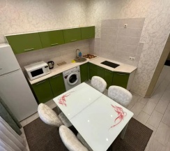 Двухместные апартаменты с балконом (двуспальная кровать) в Квартира Апартаменты Центр Омск