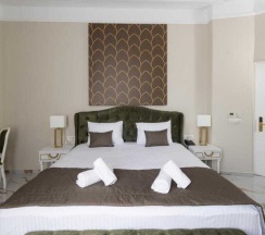 Двухместный полулюкс двуспальная кровать в Modern Luxury Hotel
