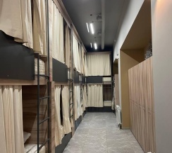 Кровать нижние места в 9-местном общем номере в Уют