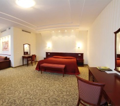 Люкс с двуспальной кроватью в Park-hotel