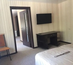 Двухместный люкс с балконом двуспальная кровать в Метелица