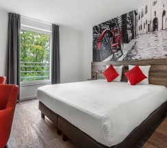 Двухместный номер Comfort двуспальная кровать в Velotel Brugge
