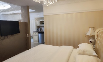 Номер стандарт улучшенный с 1 двуспальной кроватью Корпус Б в Золотой слон