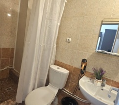 Трехместный двухкомнатный номер без балкона в Уют