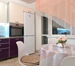 Квартира в Апартаменты на Якутск, 203 мкр, корп. 6, "Эмма"