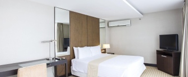 Люкс c 1 комнатой в The Narathiwas Hotel & Residence Sathorn Bangkok