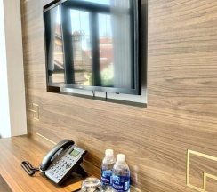 Номер Deluxe в Golden Inn Hotel