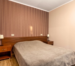 Апартаменты с кухней и французским балконом в Гостевой дом на Декабристов