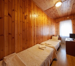 Номер эконом с 2 односпальными кроватями (с завтраком) в Kaskad house