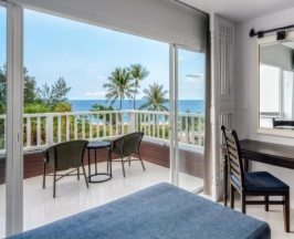 Двухместный номер Deluxe Terrace с балконом и с видом на море 2 отдельные кровати в Thavorn Palm Beach Resort Phuket