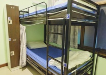 Кровать в общем номере (женский номер) в Mahannop Hostel