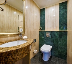 Трехкомнатные апартаменты с двумя спальнями в The Rooms Boutique Hotel
