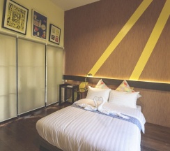 Кровать в общем номере в Bharani Hostel