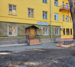 Большой номер с двухспальной кроватью в Абсолют на Руставели