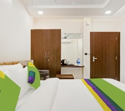Двухместный номер Deluxe двуспальная кровать в Treebo Paras Raj Near City Palace