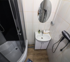 Четырехместный номер с душем №2 в Кедр Золотой