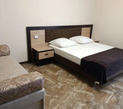 Апартаменты с 2 комнатами с балконом и с видом на горы в АлМар