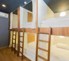 Кровать в общем номере в Give Me 5 Hostel