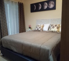 Четырёхместный номер Deluxe в Little Guest House Hotel
