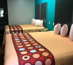 Двухместный номер Superior двуспальная кровать в Camelot Inn & Suites Veterans Memorial NW Houston