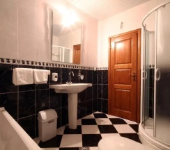 Апартаменты c 1 комнатой с балконом и с видом на море в Apartmani Nica
