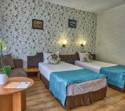 Двухместный номер Standard с балконом двуспальная кровать в Hotel Kavkaz Golden Dune