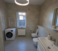 Шестиместный коттедж с балконом и рядом с пляжем в Гостевой дом