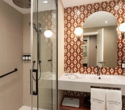 Семейный номер Standard с видом на город в Senator Gran Vía 70 Spa Hotel