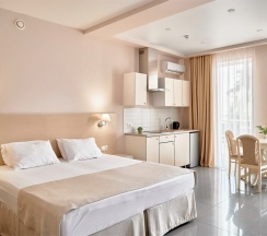 Апартаменты с видом на море и террасой в Арт-отель