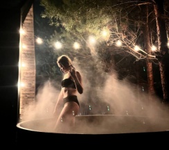 Стильный барнхаус с чаном с панорамными окнами на 4 гостя заезд в 15.00 выезд в 12.00 в Дача на горе-море